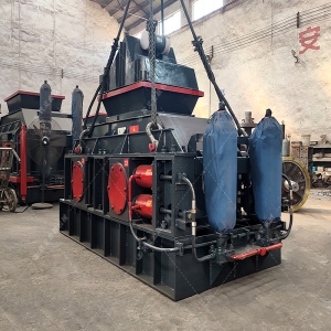 中型1000x700半自動液壓對輥破碎機發(fā)貨 破碎石料