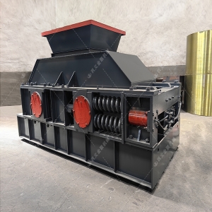 大型2PG1510半自動(dòng)液壓對輥破碎制砂機(jī)發(fā)貨圖片