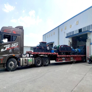 2PGC400X400啤酒瓶破碎機發往新疆伊犁