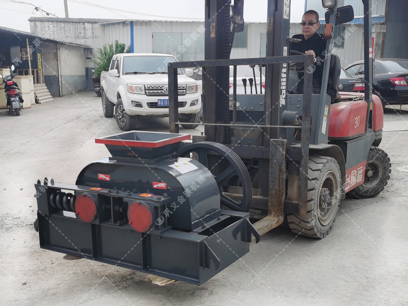 2PGC400X250小型玻璃破碎機發往江蘇徐州破碎碎玻璃