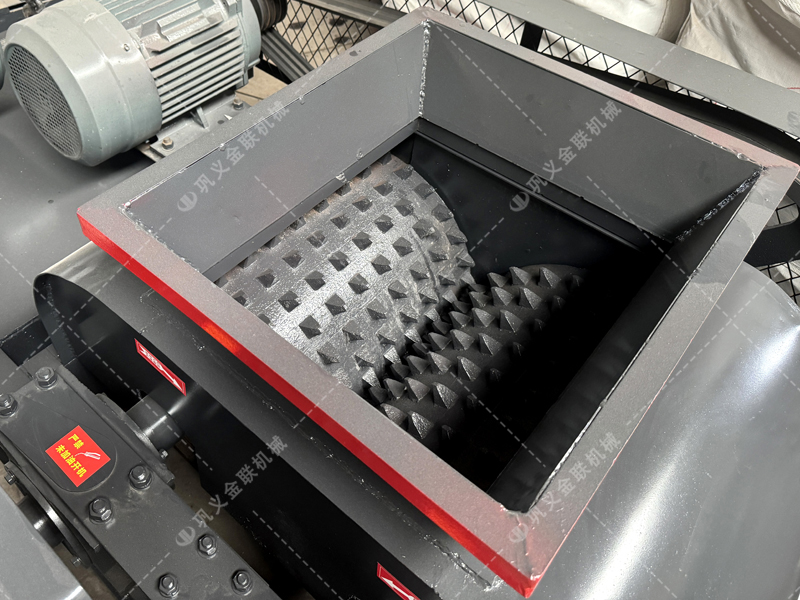 采購雙齒輥破碎機(jī)必問的7個(gè)問題!少問一個(gè)都可能被坑? 采購雙齒輥破碎機(jī)必問的7個(gè)問題!少問一個(gè)都可能被坑?